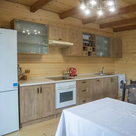 Karpatska Oselia بيت خشبي